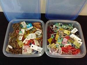 lot 389 image: 2 Containers of Beads - Several Semi-Precious Stones