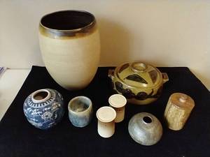 lot 442 image: Pottery and Ceramic Lot