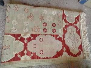 lot 447 image: Large Heavy Rug