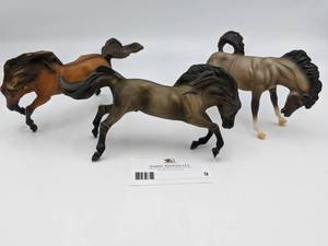 lot 100-BREYER-09 image: Vintage Andalusian stallions & Thoroughbred Horse Replicas