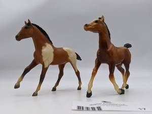 lot 100-BREYER-17 image: Vintage Pinto Stallion &  American Quarter Horse Replics