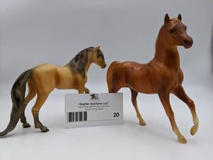 lot 100-BREYER-20 image: Vintage American Quarter Horse & Chestnut Arabian Stallion Replica