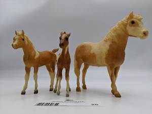 lot 100-BREYER-26 image: Vintage Breyer Shetland Pony, Haflinger Foal, Pinto Foal