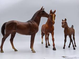 lot 100-BREYER-27 image: Vintage Breyer Chestnut Hanoverian Stallion(s), Chestnut Foal