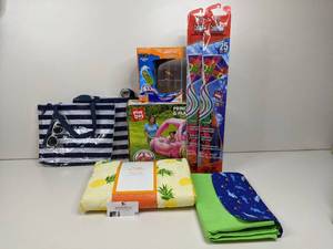lot 53 image: Vacation Package- 2 PoolBeach Bags with Sun Glasses 2 BeachPicnic Mats 2 Kites Play Day Princess Pool and Play Center