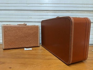 lot 01 image: 2 Vintage 1950s Suitcases