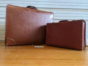 lot 03 image: Vintage Leather Pilots Travel Flight Case and Leather Suitcase