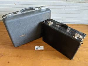 lot 05 image: 2 Vintage Black Suitcases