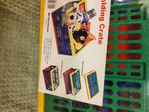 Folding storage crate
