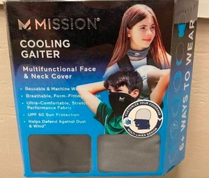 lot 101 image: 4 Mission Youth Cooling Gaiters
