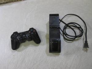 lot 24 image: (EC1) Sony Wireless Controller and ...