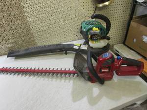 lot 38 image: (EW4) Weed Eater FB25 Gas Blower Un...