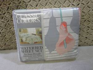 lot 113 image: (BS) Queen Size Waterbed Sheet Set...