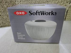 lot 115 image: (CS) SoftWorks Soft Handle Salad Sp...
