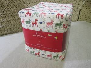 lot 130 image: (CS) King Size Flannel Sheet Set...