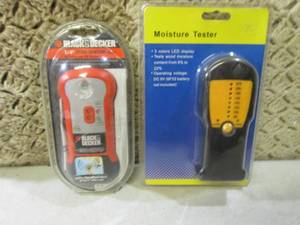 lot 140 image: (BS) Black & Decker Stud Sensor and...