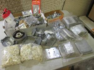 lot 144 image: (EW5) Large Lot of Assorted Electri...