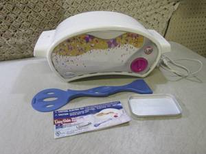 lot 145 image: (F-1) Easy Bake Oven...