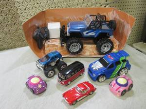 lot 182 image: (D-4T) Remote Control Jeep and Othe...