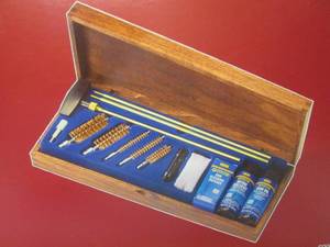 lot 195 image: (RM1) Deluxe Gun Cleaning Kit Wood ...