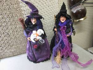 lot 229 image: (F-0) 2 Witch Figures Halloween Dec...