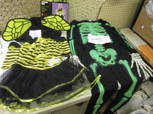 lot 237 image: (RM4) 2 Kids Halloween Costumes Ske...