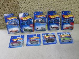 lot 265 image: (BS) Assorted Hot Wheels in Packagi...