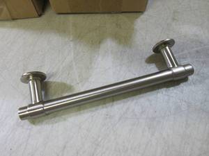 lot 333 image: (EC1) Lot of 20 Drawer Cabinet Pull...
