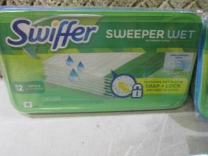lot 335 image: (CS) Lot of 4 Packs Swiffer Sweeper...