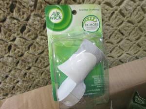 lot 338 image: (F-0) Lot of 6 Air Wick Scented Oil...