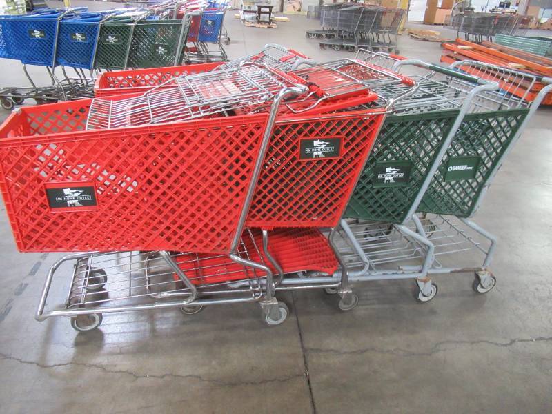 lot 119 image: WHOLESALE MIXED LOT OF (6) MISCELLANEOUS SHOPPING CARTS WITH PLASTIC BASKETS
