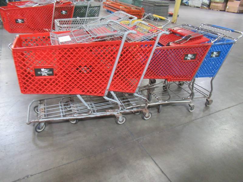 lot 120 image: WHOLESALE MIXED LOT OF (6) MISCELLANEOUS SHOPPING CARTS WITH PLASTIC BASKETS
