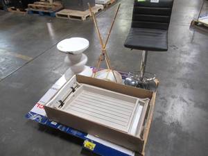 lot 242 image: WHOLESALE MIXED PALLET OF MISCELLANEOUS TABLES AND CHAIRS