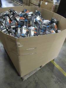 lot 255 image: WHOLESALE MIXED PALLET OF MISCELLANEOUS C9 INCANDESCENT BULBS - GREAT FOR RESALE