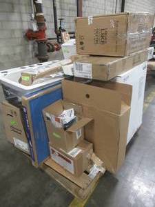 lot 262 image: WHOLESALE MIXED PALLET OF MISCELLANEOUS TOILET FIXTURES, BUILDING MATERIALS AND MORE
