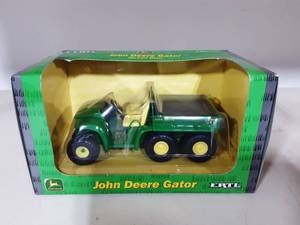 Ertl Dyersville John Deere 2002 Gator New In Box