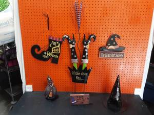 lot 30 image: Tin Witch Hat Tea Light Holder, Lawn Stake, Witch Decor