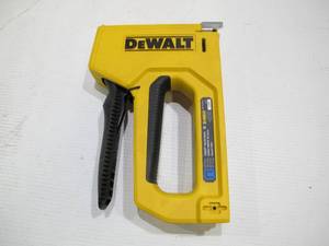 lot 881 image: DeWalt 7 14 in Heavy Duty Staple Gun - Model DWHTTR130LH