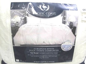 lot 953 image: Pacific Coast Feather Company Queen European White Duck Down Comforter