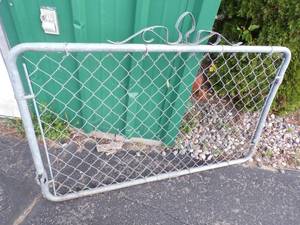 lot 101 image: Chain Link Door