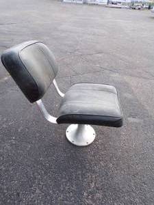 lot 103 image: Boat Seat with Pedestal
