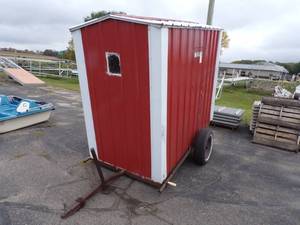 lot 1 image: 4 x 8 Fishhoue on Wheels