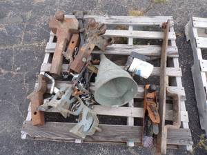 lot 113 image: Receiver Hitches and Parts