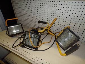 lot 125 image: 3 Work Lights