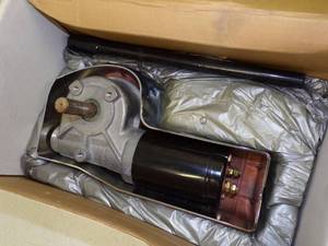 lot 147 image: 12 V Tarp Motor still in Box