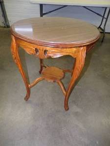 lot 8 image: Round Side Table  Plant Stand