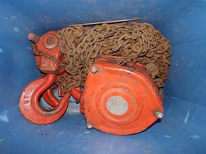 lot 22 image: 5 Ton Chain Hoist