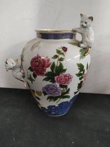 Porcelain Vase of the Imperial Cats Vase