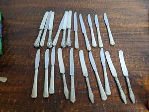 lot 145 image: Vintage 46 Piece Silver-Plated Flatware