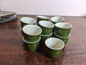 lot 148 image: 11 Vintage Hall China Custard CupsRamekins 3 x 2.5